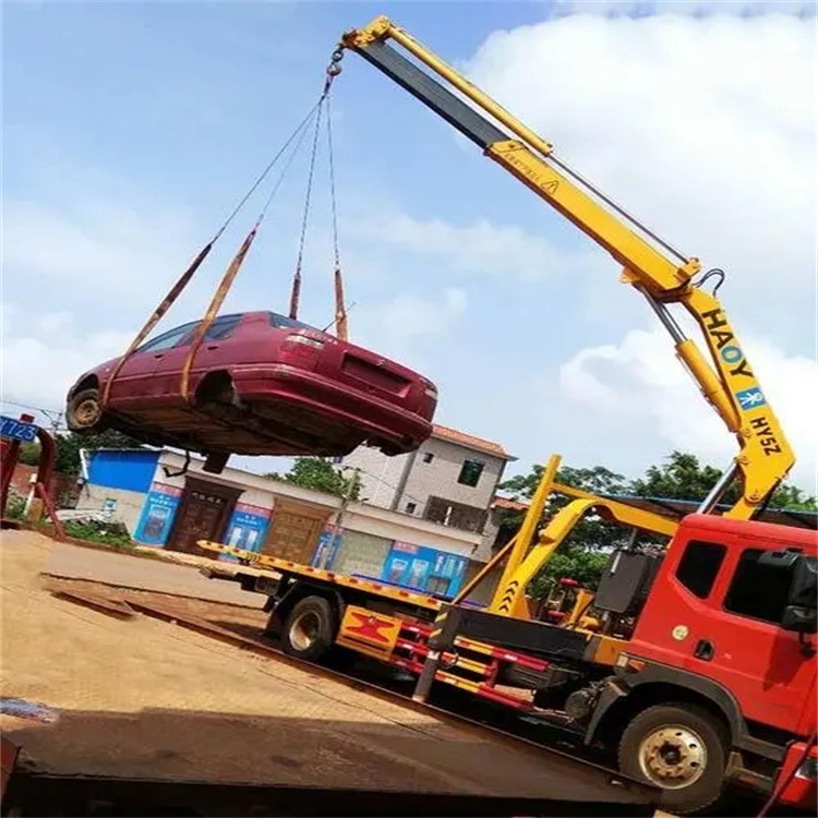 黎安镇吊车吊汽车的正确方法